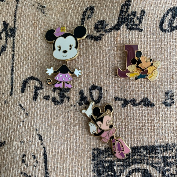 (1) Disney Pin Choose one or more of your choice - Picture 5 of 8